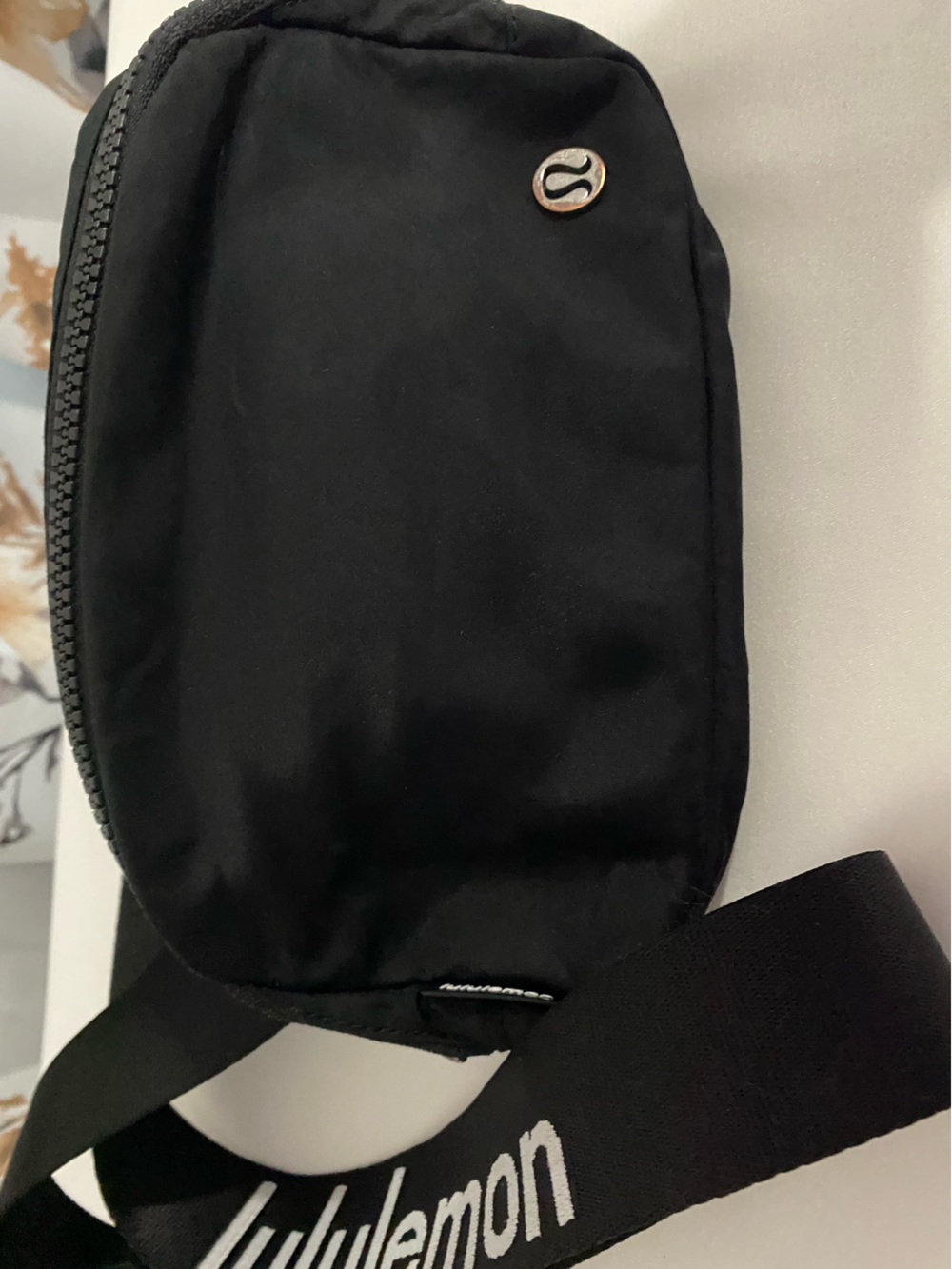 Women’s Lululemon Black Belt Bag Used